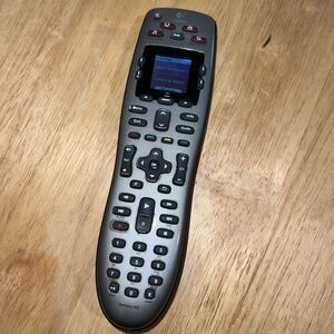 Logitech Harmony 650 Infrared All in One Remote Control, Universal Remote VG